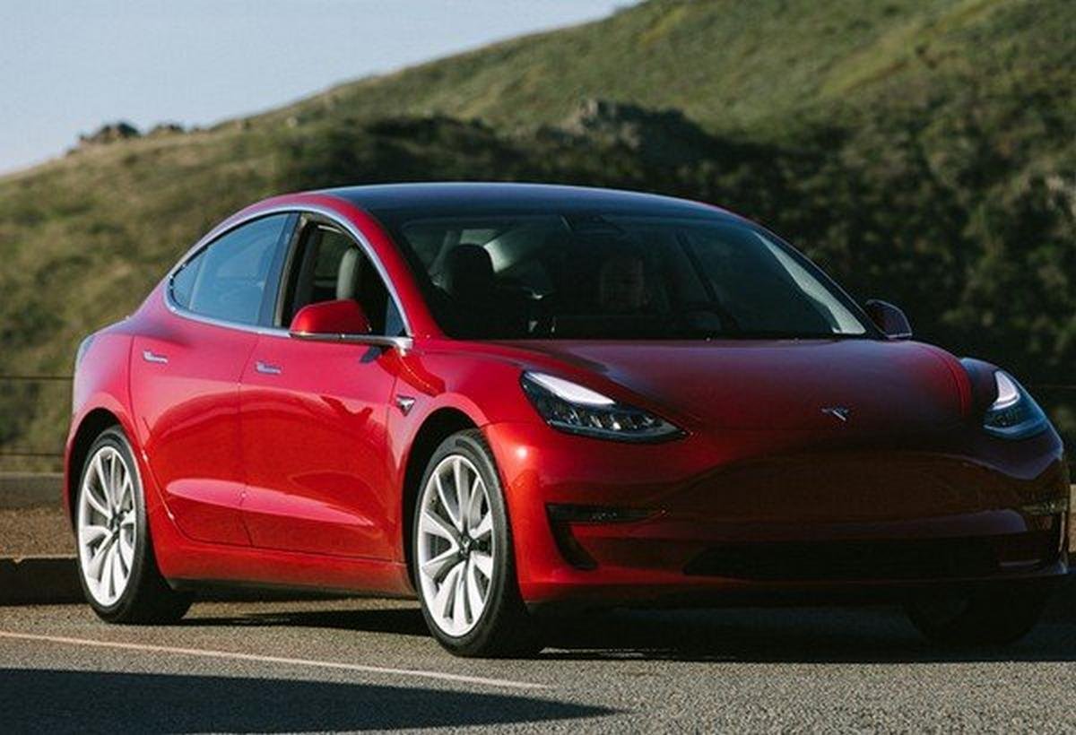 Tesla Model 3, Red colour