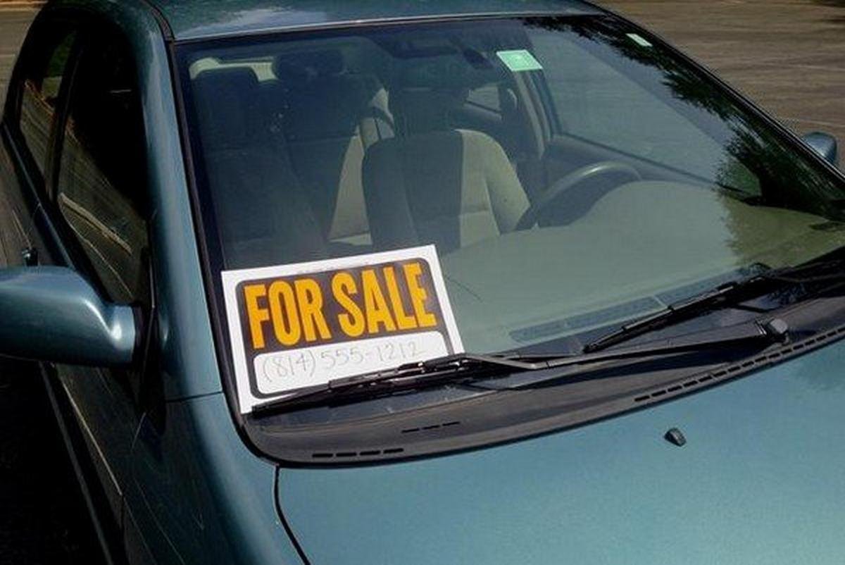 car with sale tag