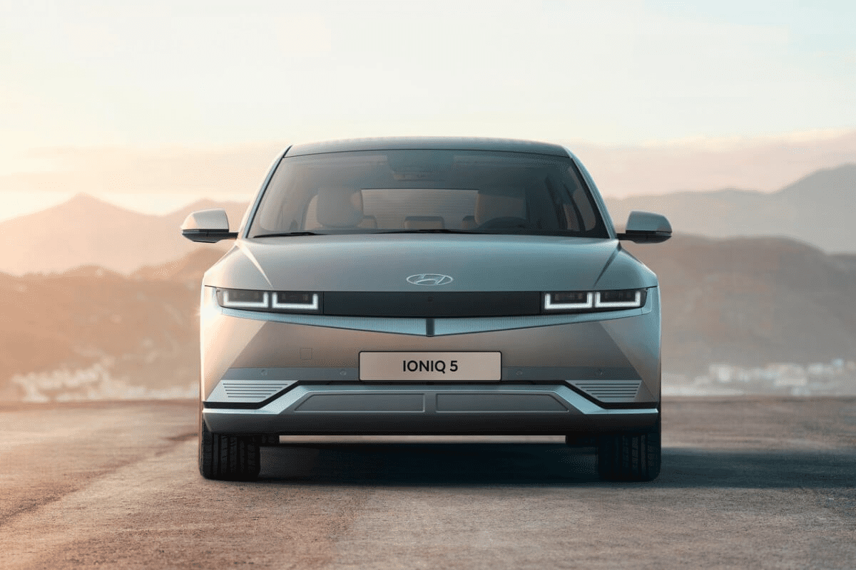 Hyundai Ioniq 5 EV Unveiled, Does 0 to 100 kmph in 5.2 Seconds - FULL DETAILS