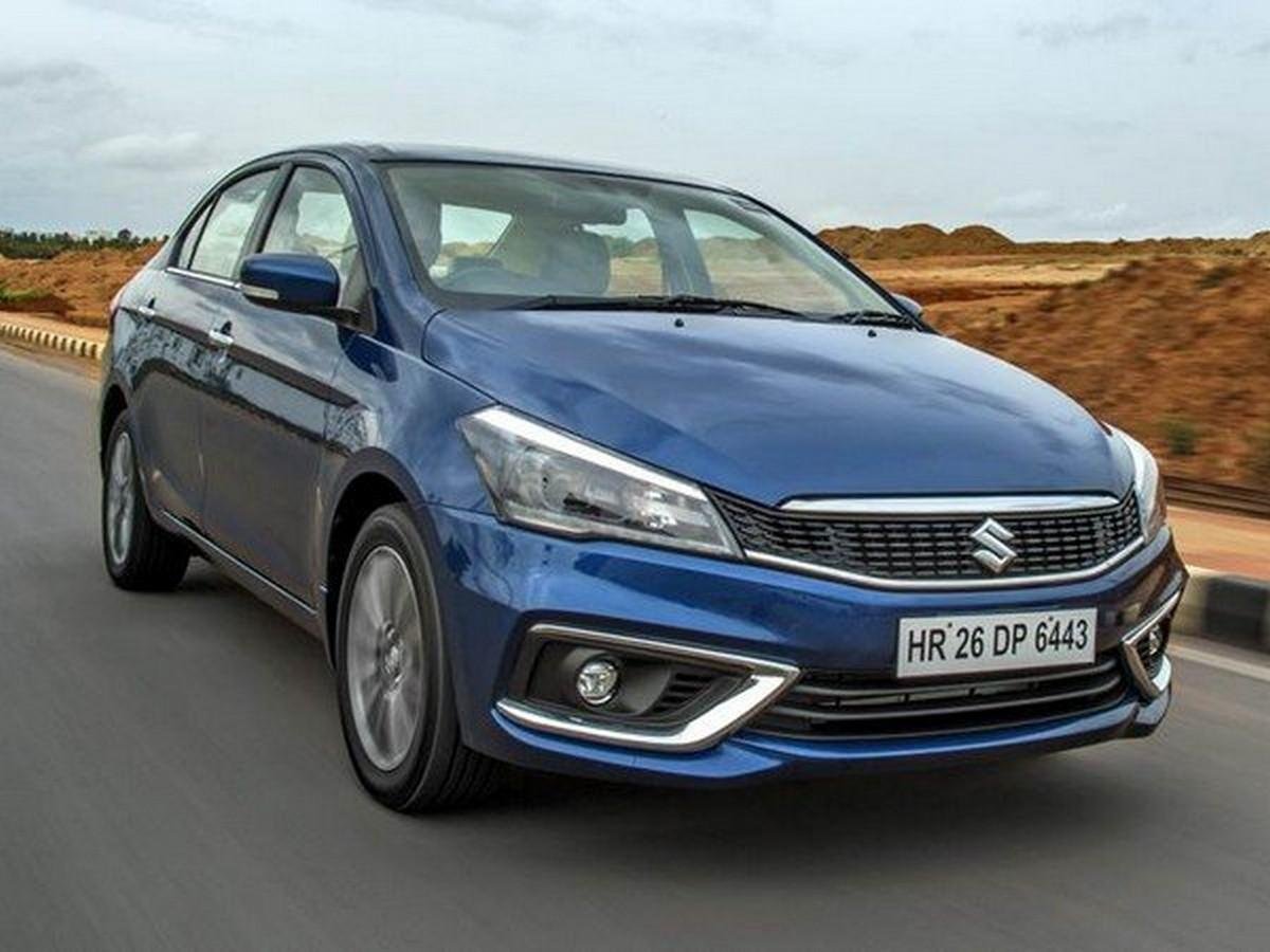 Blue 2018 Maruti Suzuki Ciaz on road