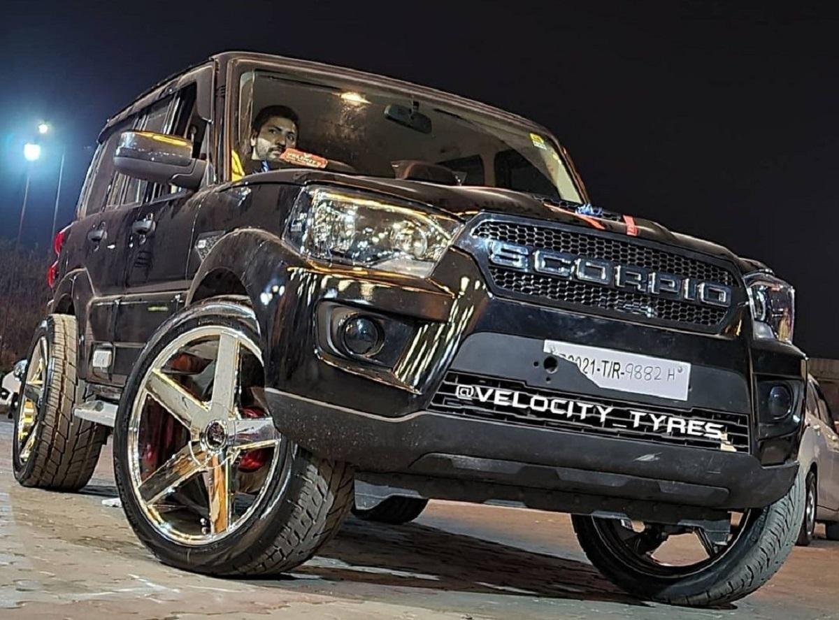 Check Out This Mahindra Scorpio With Huge 22-Inch Rims
