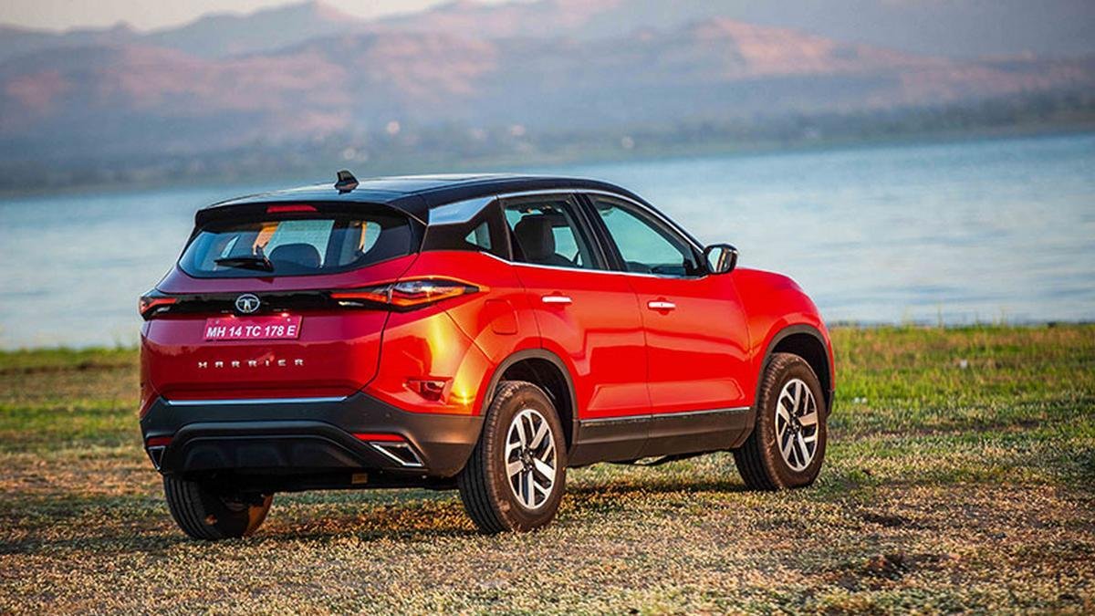 2020 tata harrier rear three quarters