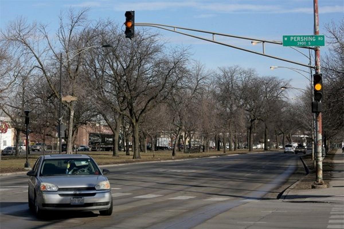 worst-driving-habit-pass-yellow-light