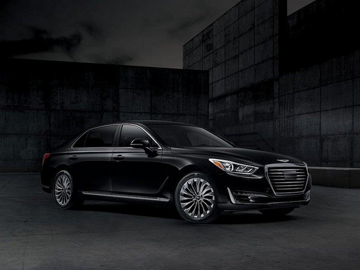 Genesis G90 balck color front and side look