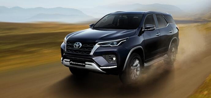 2021 Toyota Fortuner front angle