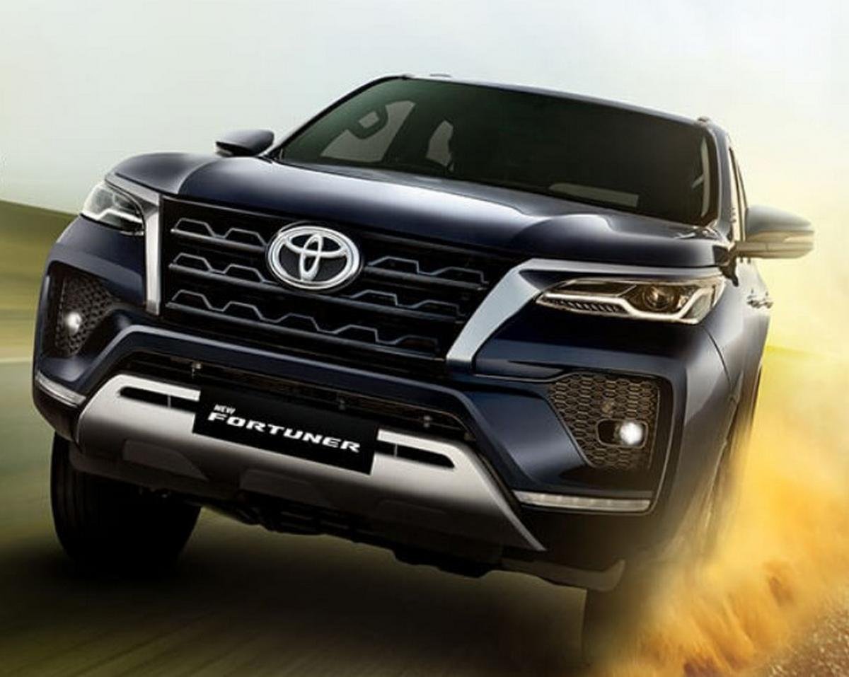 7-seater SUV cars in India 2021 Toyota Fortuner new model front view