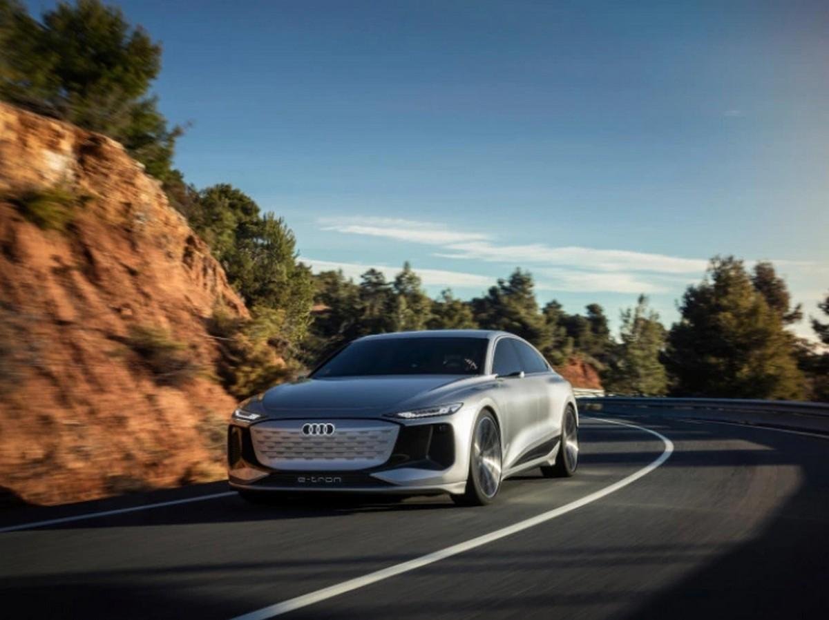 Front-side-view-of-Audi-A6-e-tron-concept