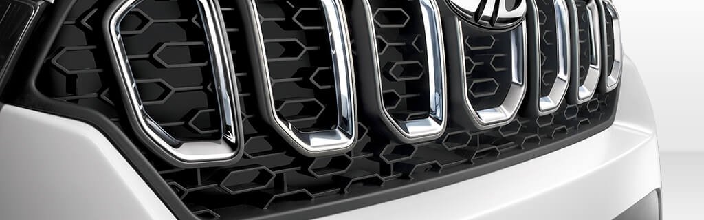 2018 Mahindra Scorpio imposing grille