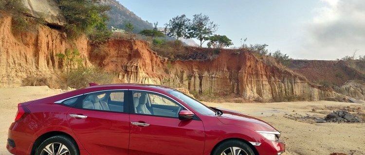 2019 Honda Civic red side profile