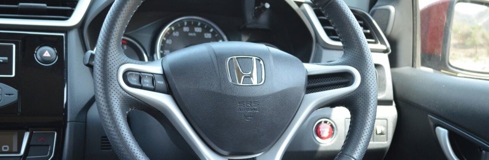 2016 Honda BR-V interior steering wheel