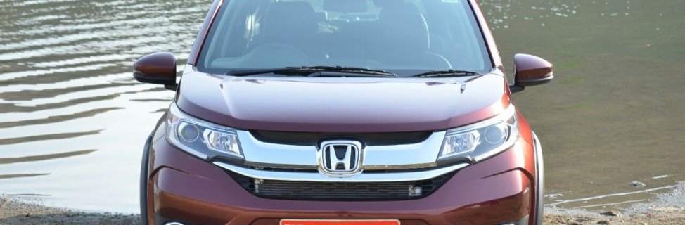 2016 Honda BR-V red front