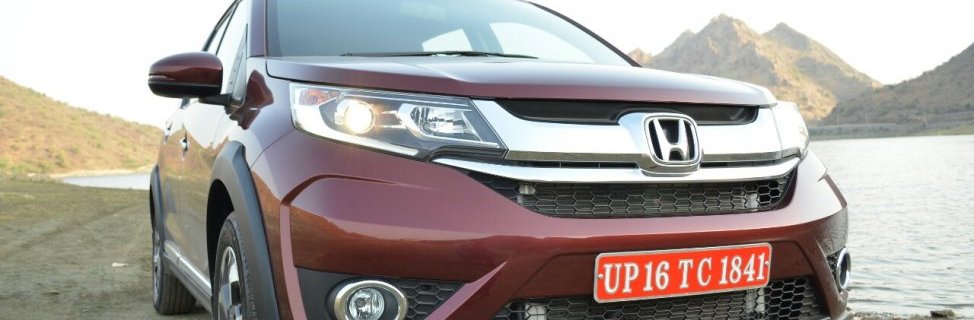 2016 Honda BR-V red front angle