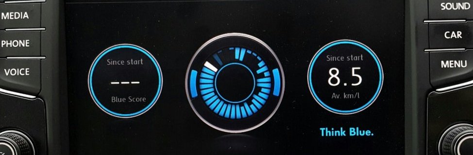 2017 Volkswagen Tiguan interior Blue Score system