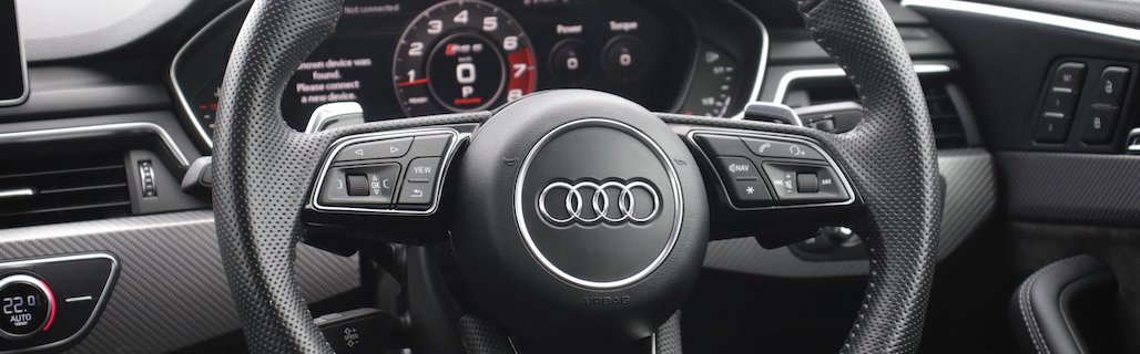 Audi RS5 Coupe Steering wheel