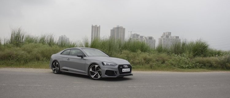 Audi RS5 Coupe side angle