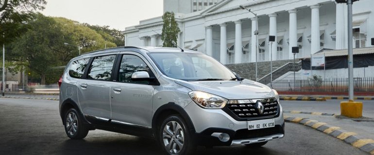 2019 Renault Lodgy front three quarters right side