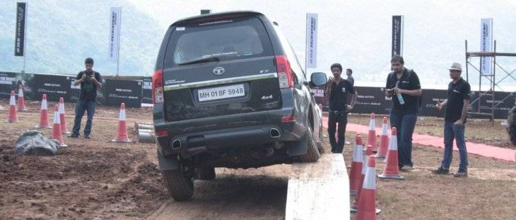 Tata Safari Storme rear