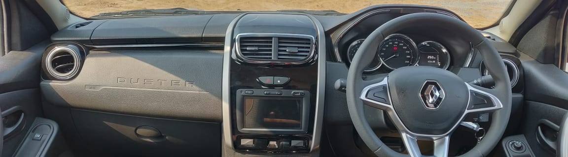 Renault Duster interior dashboard 1