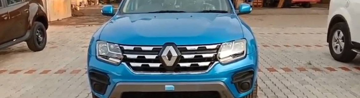 Renault Duster blue front