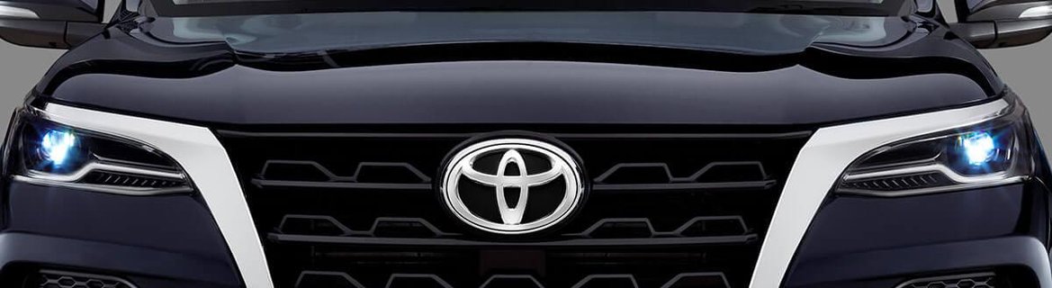 2021 Toyota Fortuner front grille