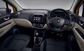 Renault Captur 2017 interior dashboard