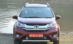 2016 Honda BR-V red front