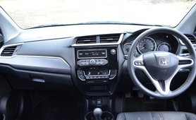 2016 Honda BR-V interior dashboard