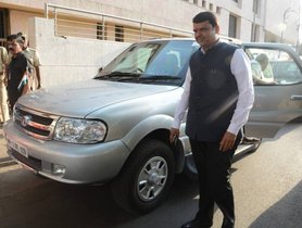 Humble Cars of Devendra Fadnavis And His Wife