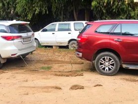 Ford Endeavour VS Toyota Fortuner In A Tug Of War