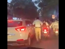 Hyderabad Cop Runs TWO Kilometres To Clear Traffic For Ambulance