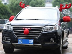 Celebrate Christmas With The Most Unique Car Decorations