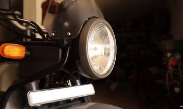 Car-styled automatic headlamps on Royal Enfield Himalayan