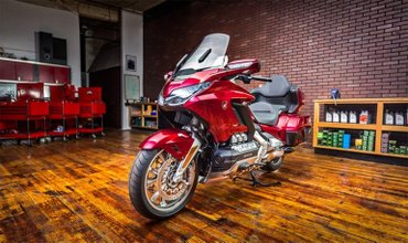 Honda Gold Wing Price, Variant, Pros/Cons, Discounts and Specs