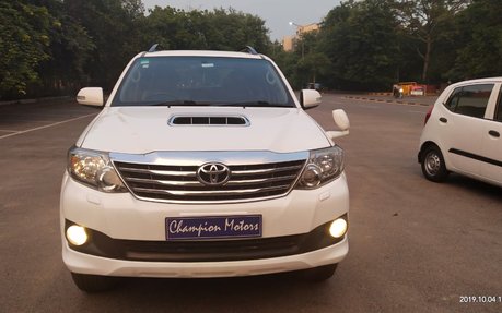Used Toyota Fortuner Cars From 6 9 Lakh 2nd Hand Fortuner