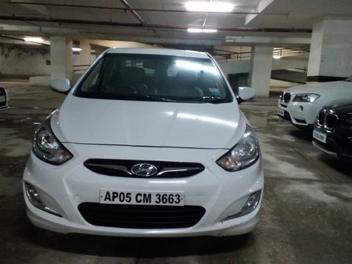 Good condition Hyundai Verna 1.6 CRDI 2013 by owner 