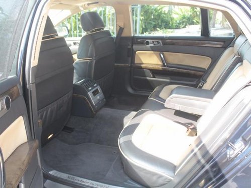 Used 2010 Volkswagen Phaeton car at low price 