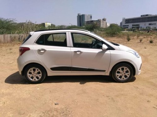 Used Hyundai i10 Sportz 2013 at low price 