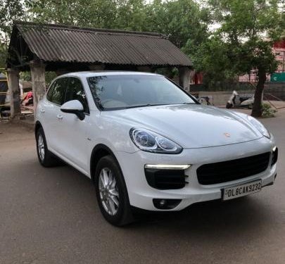 Used Porsche Cayenne Diesel 2015 in New Delhi