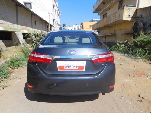 Well- kept Toyota Corolla Altis G MT 2015 by owner 