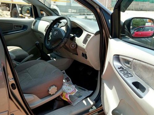 Used Toyota Innova 2004-2011 car for sale at low price