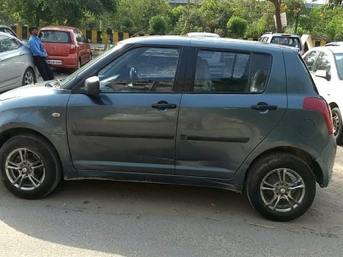 Good Maruti Suzuki Swift 2006 at low price 