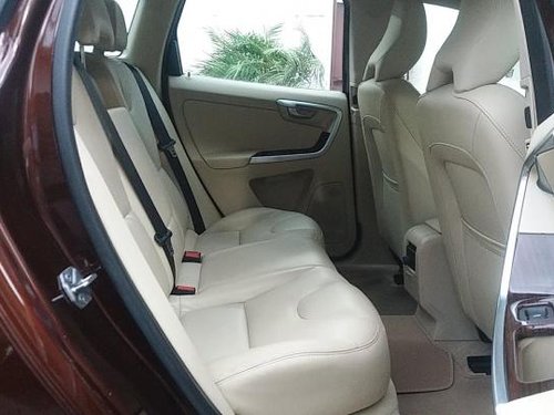 Used Volvo XC60 car for sale at low price