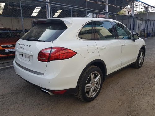 SUV Porsche Cayenne Diesel 2014 by owner 