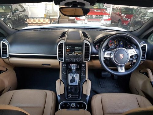 SUV Porsche Cayenne Diesel 2014 by owner 