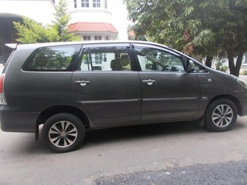 Used Toyota Innova 2004-2011 car for sale at low price