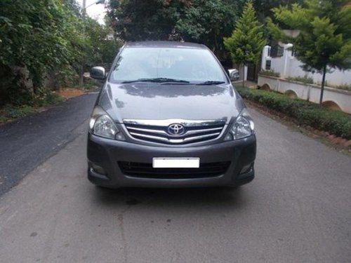 Used Toyota Innova 2004-2011 car for sale at low price