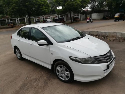 White Honda City 2009 at the best price 