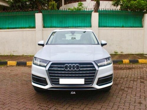 Good conditiion 2016 Audi Q7 for sale at low price