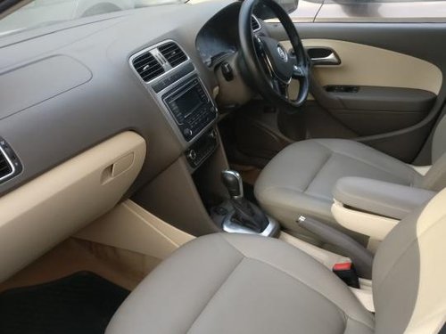 Volkswagen Vento IPL II Petrol Highline AT 2015 by owner