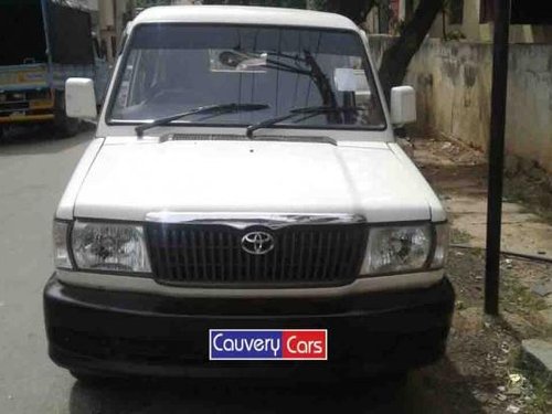 Used Toyota Qualis 2004 car at low price